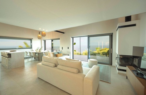 Koroni House | Luxury Villa with Private Swimming Pool & Sea View