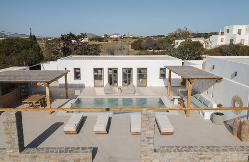 Santa Maria Villa | Luxury Villas with beautiful pool view! Family-sized with a 7,000 sqm garden!