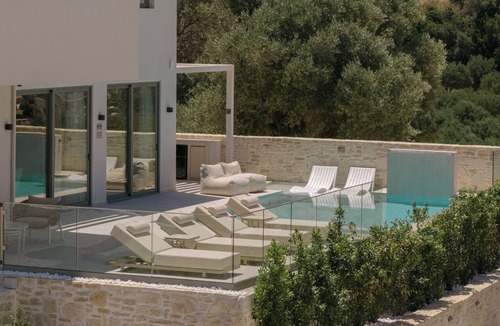 Geropotamos Villa | Lynx Villa, Heated Pool, Walk to Shops & Dining