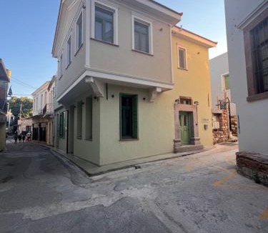 Chios Apartment | Lythri Studios