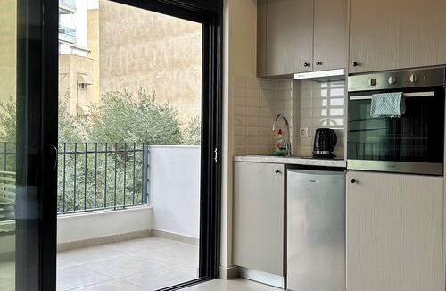 Petralona Apartment | M & M 4 in the city - Jacuzzi Rooftop