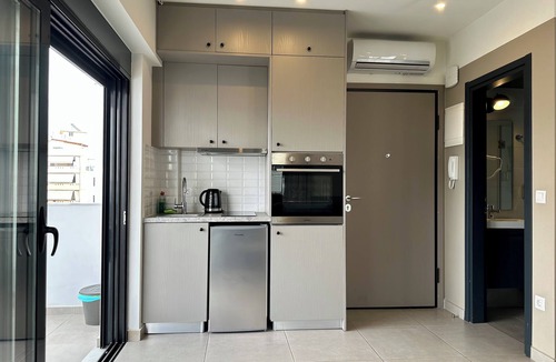Petralona Apartment | M & M 8 IN THE CITY