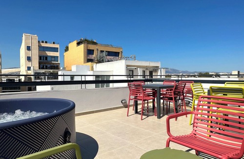 Petralona Apartment | M & M 8 IN THE CITY