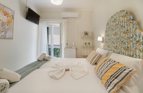 Nikiana House | M5 Room with Wi-Fi and Air Conditioning
