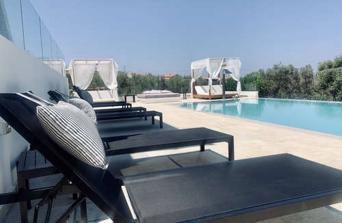 Rethymno Villa | Made of Blue luxury suites "Star flor suite"