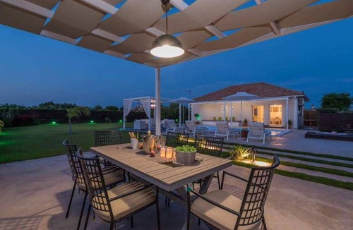 Vanato Villa | Madini Luxury villa with private Heated pool