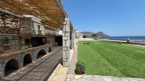 East Mani Apartment | Magic estate on the wave 2 by Villa Lagkadaki