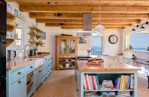 Spartylas Villa | Magic Rocks - Five Bedroom Villa, Sleeps 10