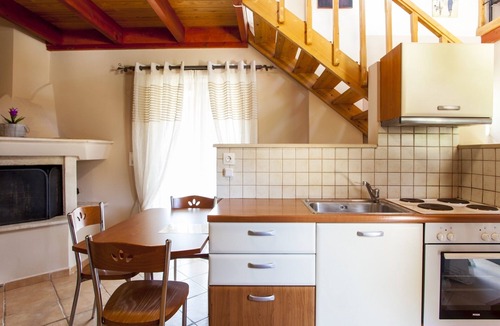 Malevizi Apartment | MAISONETTE/ESTATE KARES