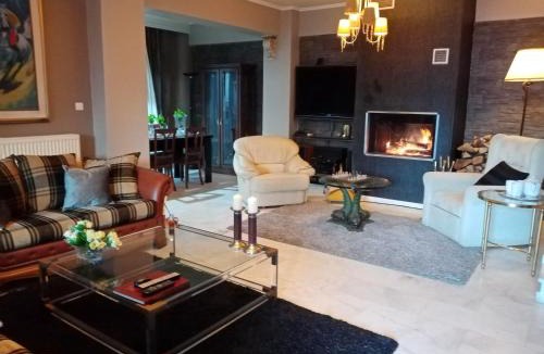 Perea Villa | maisonette with garden
