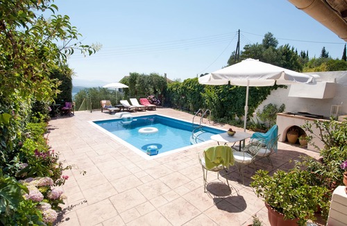 Agios Stefanos Villa | Maistro Cottage with Private Pool and Sea Views