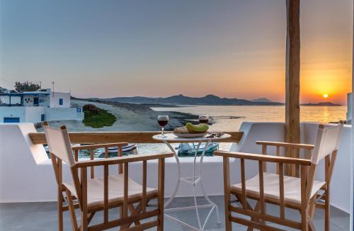 Milos House | Manolis And Filio Home -By The Sea