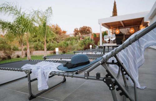 Soroni Villa | Manolis Seaside Villa with Private Pool
