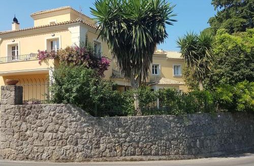 Achilleio House | Mansion like house close to beach and Corfu town
