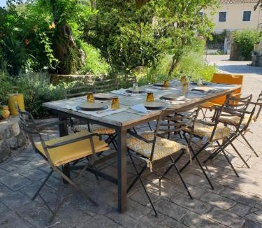 Achilleio House | Mansion like house close to beach and Corfu town