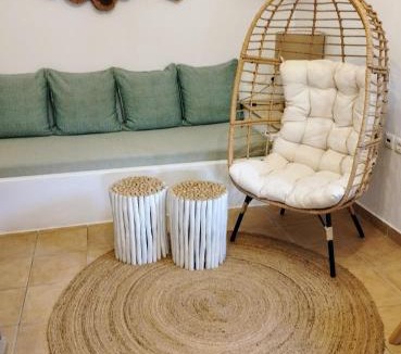 Apollonia Apartment | Mantelena studios & family apartments