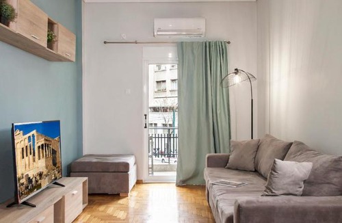 Omonia Apartment | Mar25 by Smart Cozy Suites - In the heart of Athens - 9 minutes from metro - Available 24hr