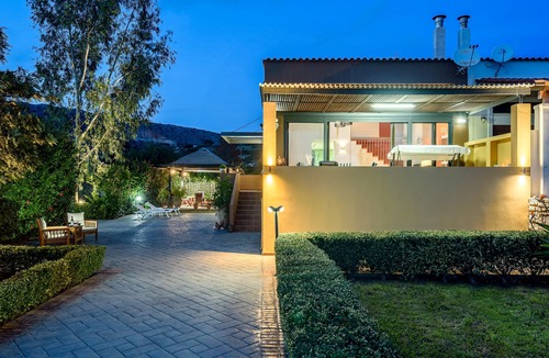 Marathi Villa | Marathi Oasis Beach Villa (sleeps 5)