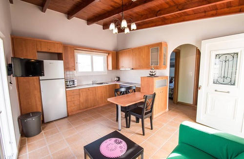 Nea Chora Apartment | Mare civitas penthouse ,near Beach, Chania Old Town
