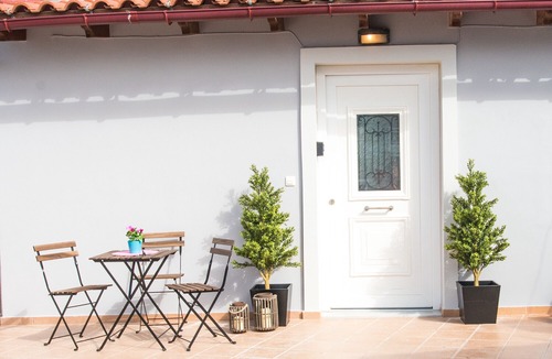 Nea Chora Apartment | Mare civitas penthouse ,near Beach, Chania Old Town
