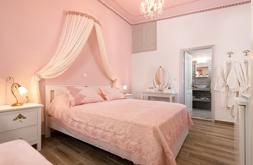 Symi Hotel | Marika's Deluxe Rooms