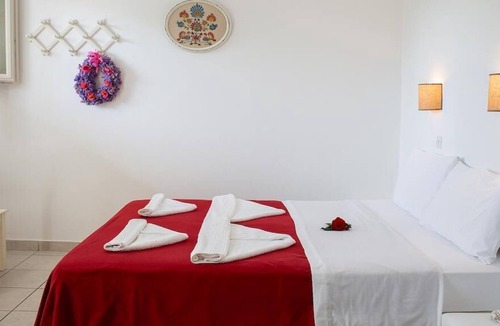 Parasporos Apartment | Marili Apartments, Apt#3 by the sea