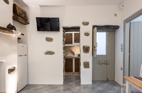 Koronos House | Marina's traditional stone house