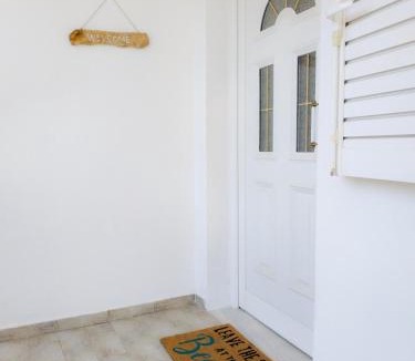 Neos Marmaras House | Mario's Luxury Maisonette