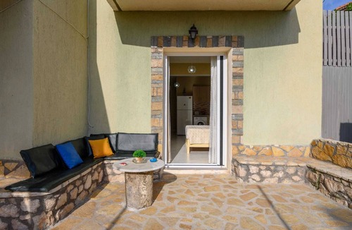 Mousata Apartment | Marios Studio | Nikos & Vassilis Apartments
