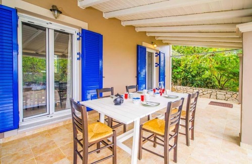 Antipata Villa | Markantonata Villa Sleeps 5 Pool Air Con WiFi