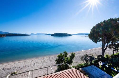 Perigiali Apartment | Marmel seaside apartment-BRANDNEW Beachfront apartment in Nydri
