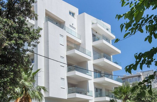 Amarousion Apartment | Marousi 2 Bd Luxury Living w Shared Pool