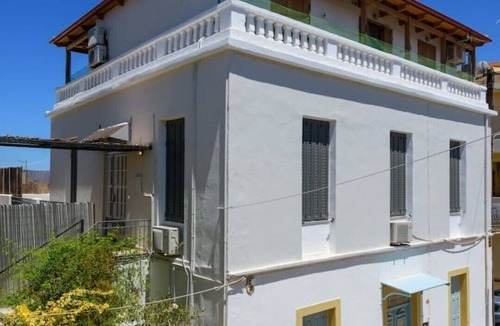 Agios Nikolaos Town Apartment | Mary's Central Beachside Mansion- with large Terrace and Balcony