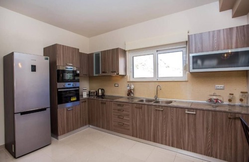 Rhodes Town Villa | MeFoMi Villa