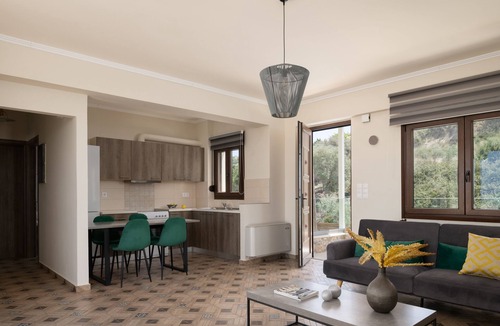 Maroulas Villa | Mela Villas
