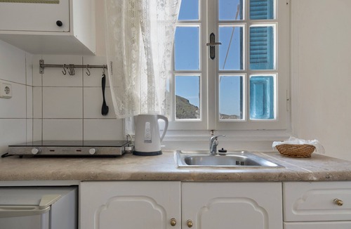 Mirties Apartment | Melina's Sunset – Beautiful Studio with Sea View, Private Terrace, Wi-Fi & Air Conditioning