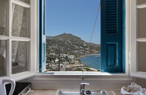 Mirties Apartment | Melina's Sunset – Beautiful Studio with Sea View, Private Terrace, Wi-Fi & Air Conditioning