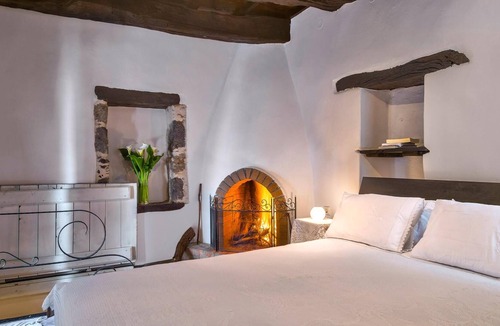 Sivritos House | Meronas Εco House, Accommodation in traditional Cretan village house