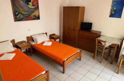 Palaiochora Apartment | Michalis studios