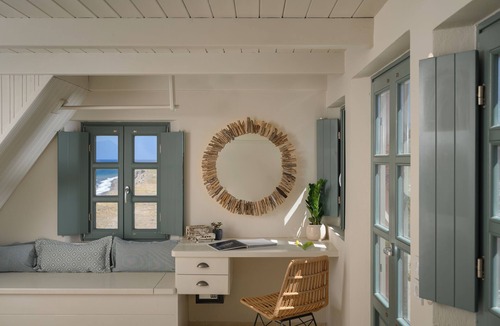 Kamari Villa | Michelangelo Beach Villa