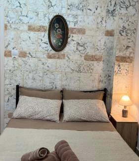 Omales House | MiloPetra