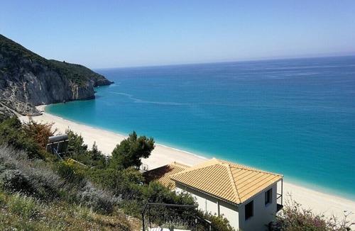 Agios Nikitas Villa | MILOS BAY VILLAS- Beachfront luxury villa with private pool, beach access