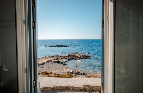 Apollonia Apartment | MilosWaves First Floor Apartment