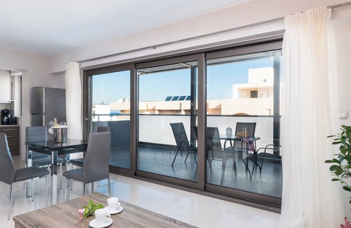 Maleme Apartment | Mimosa Cozy & Modern Flat, steps from Sandy Beach