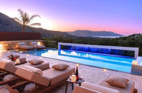 Georgioupolis Villa | Minoas Villas Heated Pool