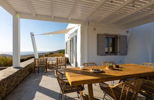 Krotiri House | Mirabilia | Unique view meets true elegance