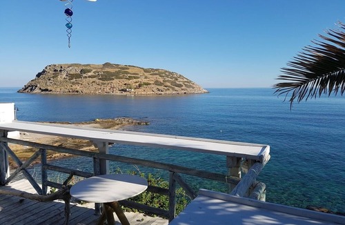 Mochlos Villa | Mochlos Beach Villa Seafront 3-bedroom villa in enchanting Mochlos