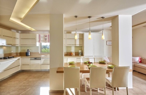 Heraklion Villa | Modern 3BR Villa with Private Pool, BBQ & Superior Comfort