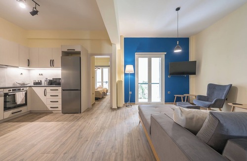 Athens Apartment | Modern Apartment - Balcony & Metro Access