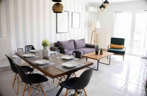 Keratsini-Drapetsona Apartment | Modern Apartment in Piraeus Port D2